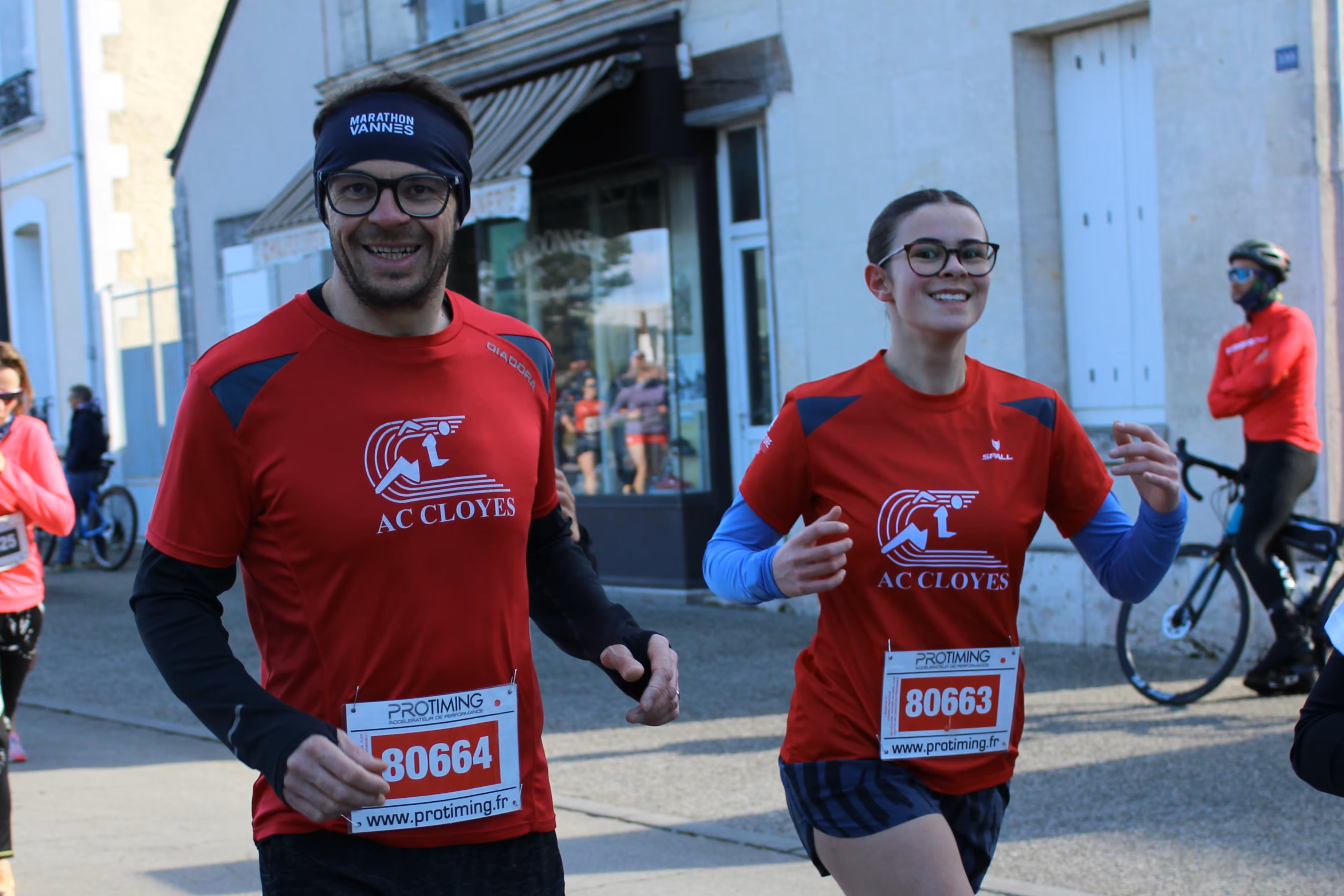 Athlètes de l'ACC Cloyes sur une course sur route